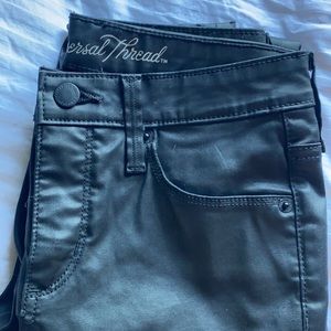 High rise skinny pants. Pleather-like material.